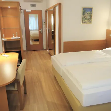 City Albrecht Hotel 3*