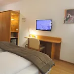 Albrecht 3*