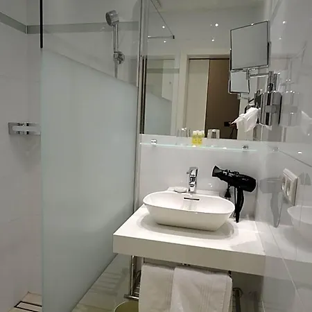 Albrecht Hotel 3*