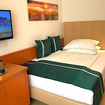 Otel Albrecht Schwechat