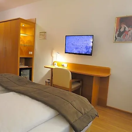 Albrecht Hotel 3*