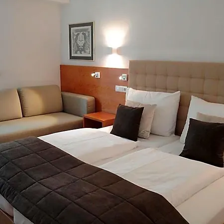 Albrecht Hotel 3*