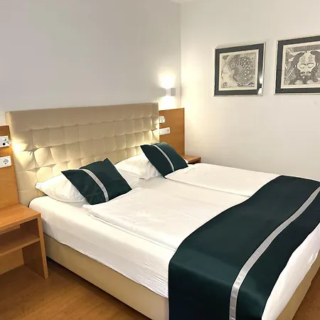 Albrecht Hotel 3*
