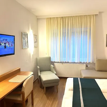 Albrecht Hotel 3*