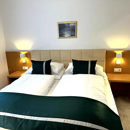 Albrecht Hotel