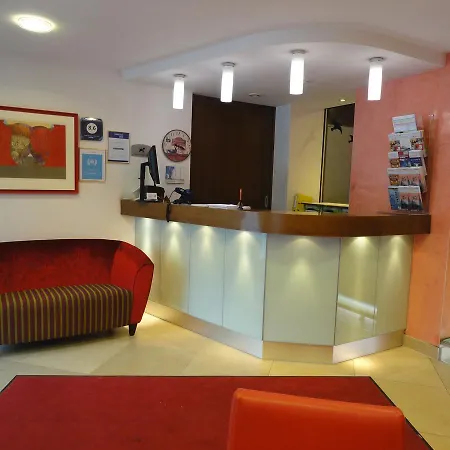 Albrecht Hotel 3*