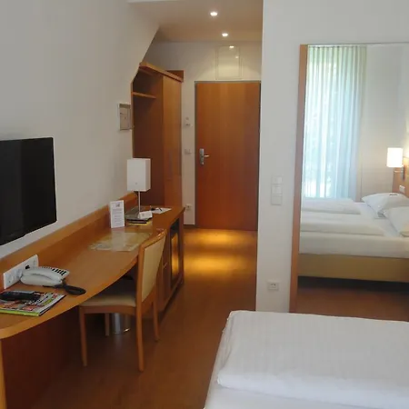 מלון Albrecht 3*