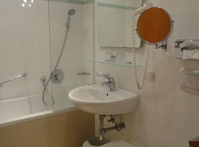 City Albrecht Hotel 3*