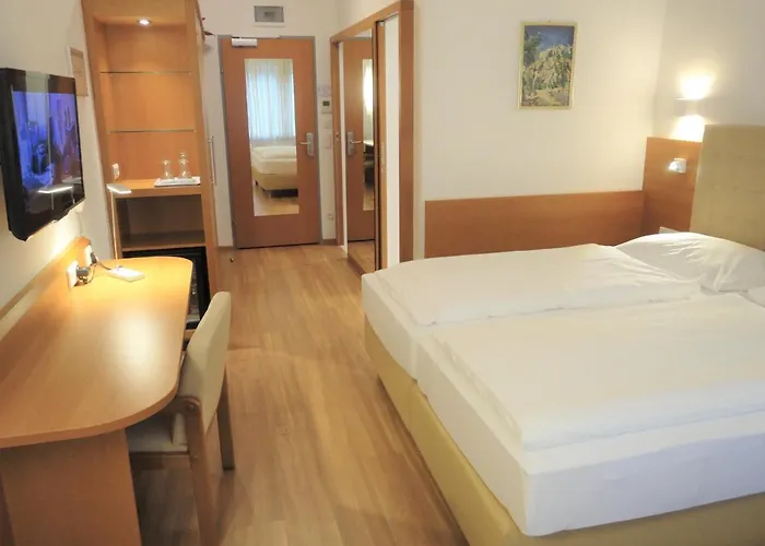 City Albrecht Hotel 3*